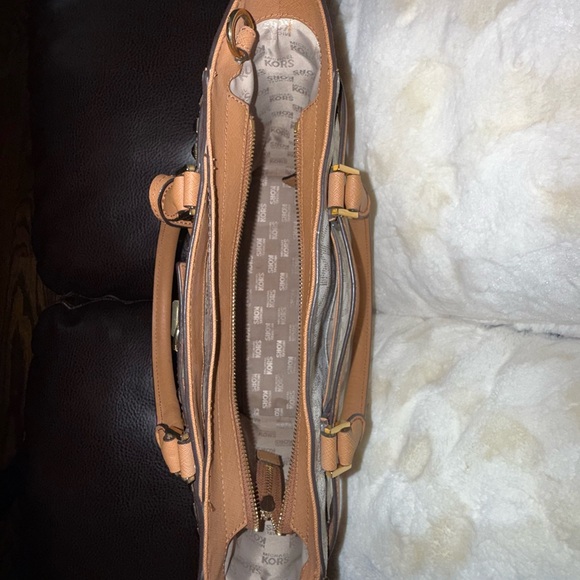 Michael Kors Tan and Cream Satchel - Picture 6 of 7
